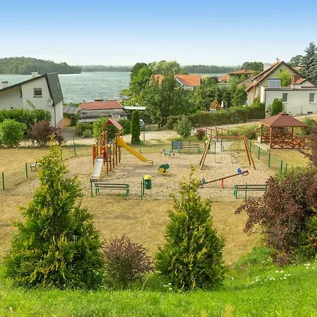 بيت للعطل Dom Nad Jeziorem
